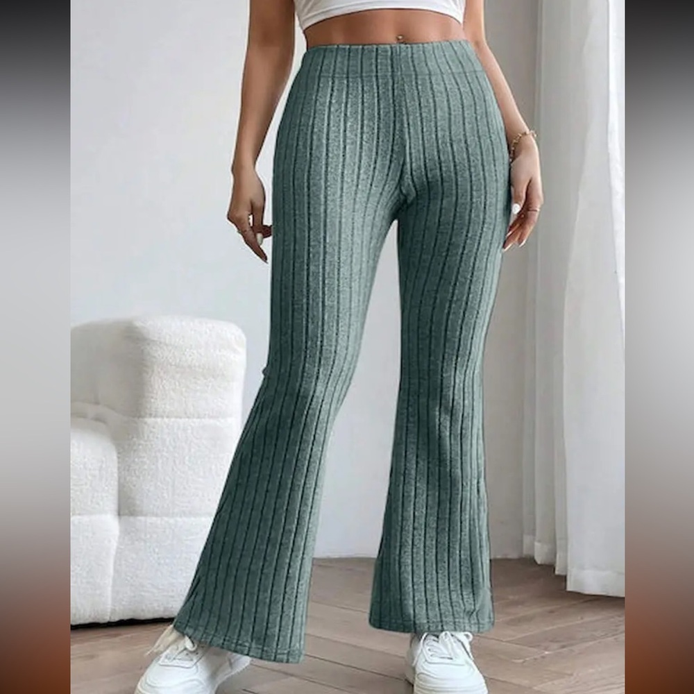 L Women's Ribbed Knit Flare Pants